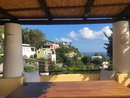 Villa Il Carrubo - Elegante, Con Piscina E Splendida Vista Sul Mare