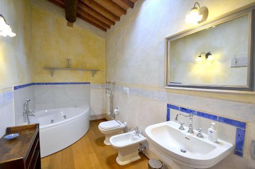Ellerone Villa Sleeps 24 Pool Air Con Wifi