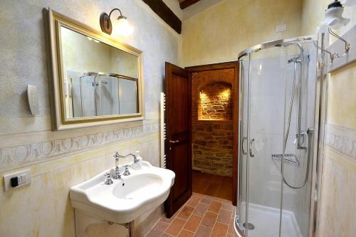 Ellerone Villa Sleeps 24 Pool Air Con Wifi