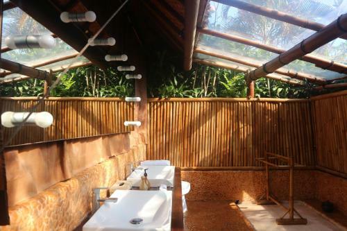 Hotel La Taverna Resort And Villas