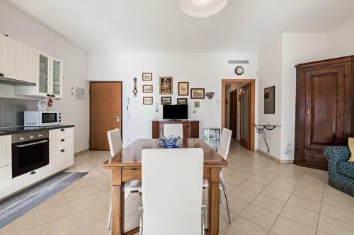 Apartment Loretta In Villa Fiore