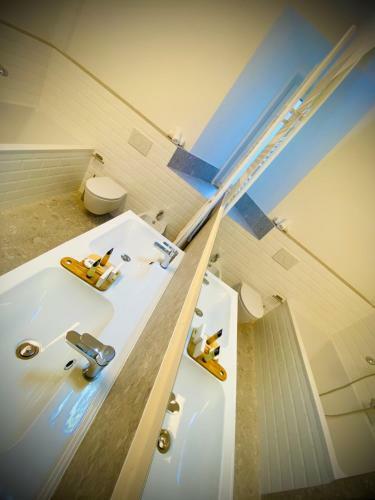 Hostal Crops City Stay
