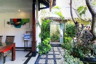 Hotel Aleesha Villas & Deluxe Suites