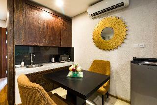 Hotel Aleesha Villas & Deluxe Suites