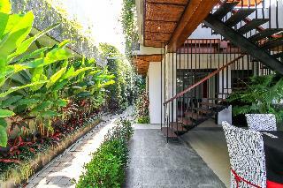 Hotel Aleesha Villas & Deluxe Suites