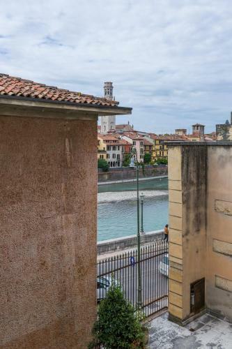Apartamento Domus Athesis Al Teatro Romano