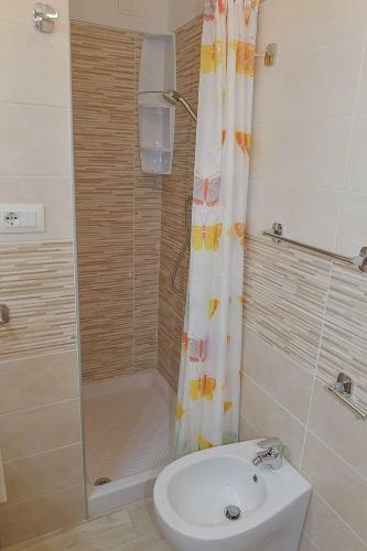 Isola Rossa Villa Sleeps 4 With Air Con