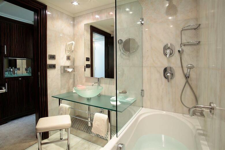 Hotel NH Collection Carlo IV