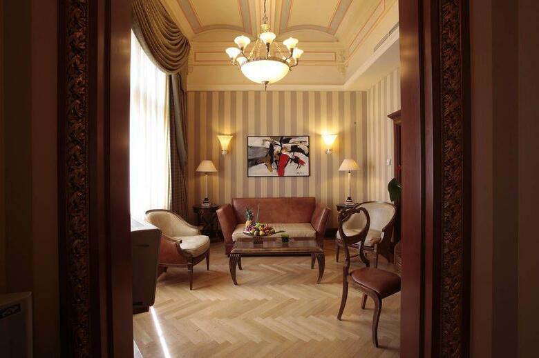 Hotel NH Collection Carlo IV