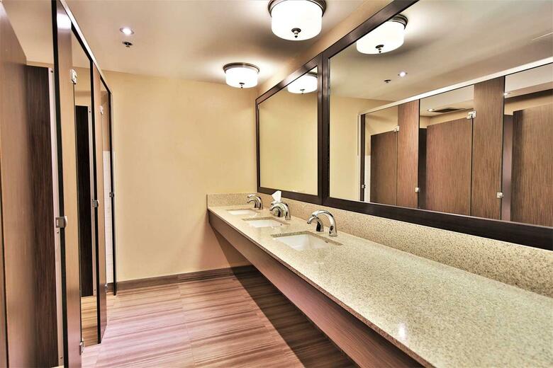 Best Western Montreal Downtown- Hotel Europa