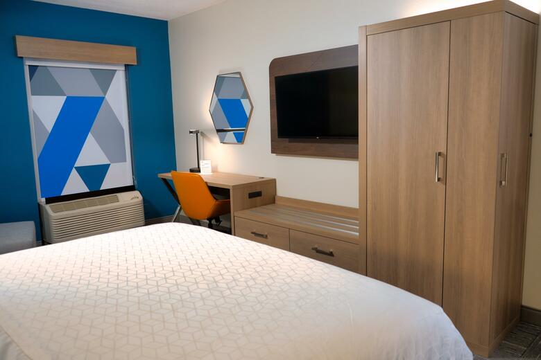 Holiday Inn Express Hotel & Suites Oldsmar