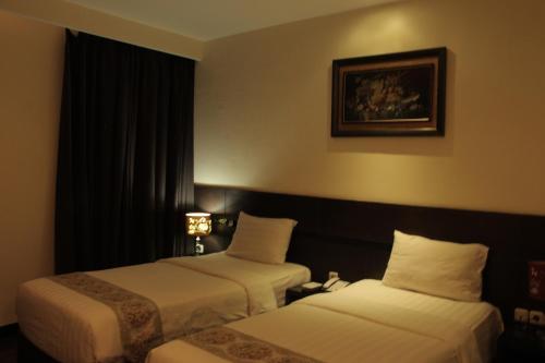 Hotel Continent Centrepoint Panakkukang