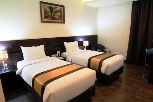 Hotel Continent Centrepoint Panakkukang