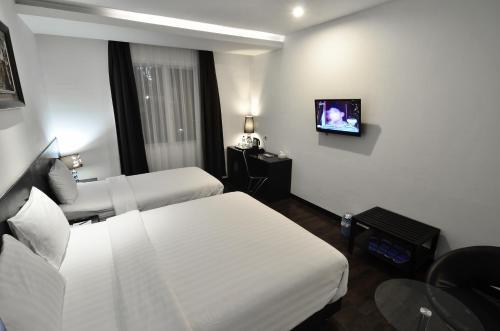 Hotel Continent Centrepoint Panakkukang