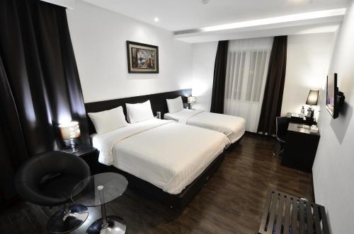 Hotel Continent Centrepoint Panakkukang