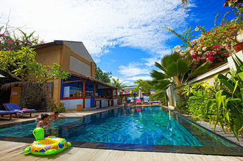 Hotel The Beach House Resort