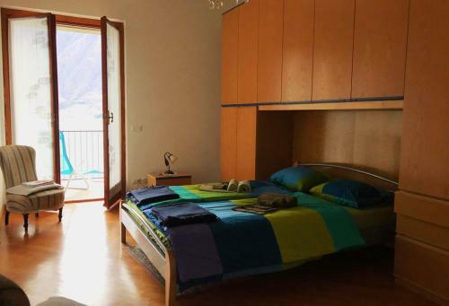 Big Apartment With Lake View And Three Bedrooms