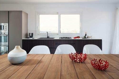 Reitani Villa Sleeps 6 Pool Air Con Wifi T782824