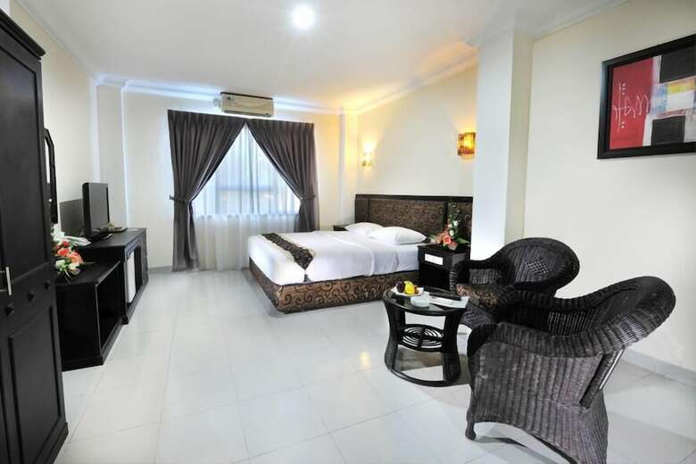 Gaja Hotel