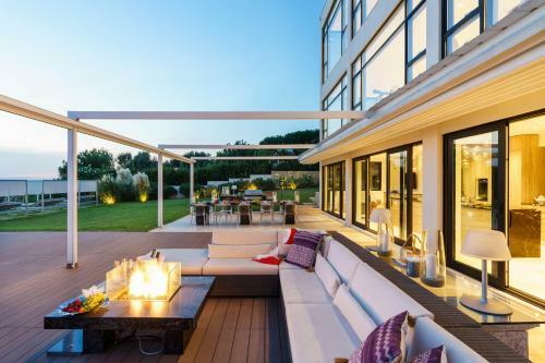 Plemmirio Villa Sleeps 8 With Pool And Air Con