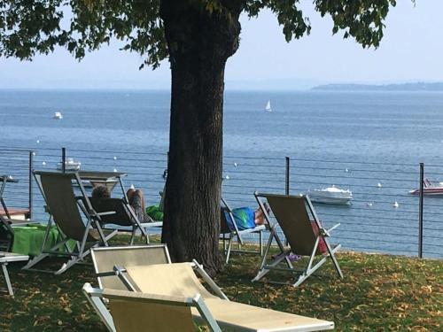 Splendid Apartment In Padenghe Sul Garda Bs With Garden
