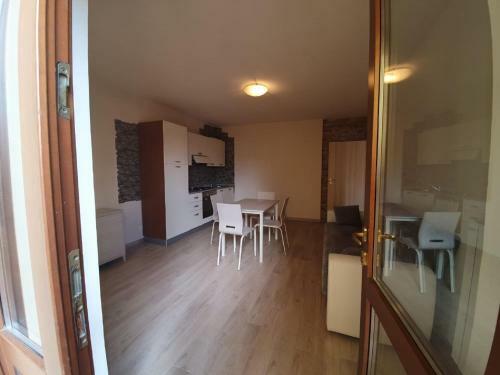 Homey Apartment In Serle Near Centre
