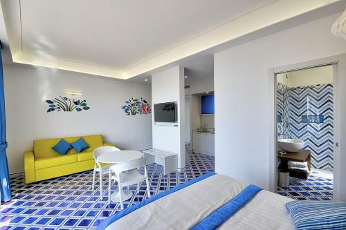 Pontone Villa Sleeps 5 Pool Air Con Wifi