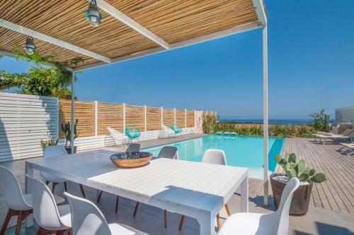 Villa In Capitolo Sleeps 10 With Pool And Air Con