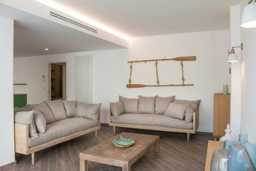 Villa In Capitolo Sleeps 10 With Pool And Air Con