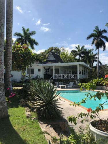Impeccable 3-bed Villa In Montego Bay