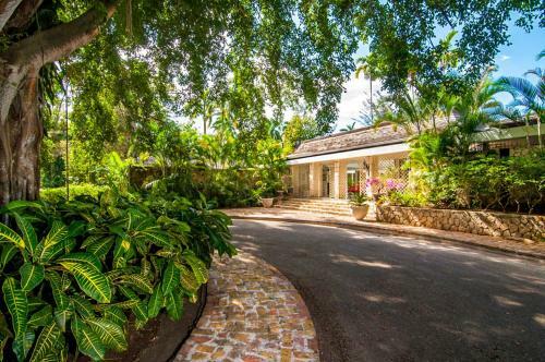 Unity Hall Villa Sleeps 10 With Pool And Air Con
