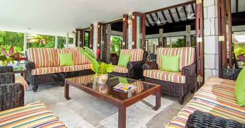 Unity Hall Villa Sleeps 10 With Pool And Air Con