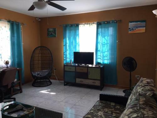 Mobay Surprise Villa_2 Bd Rm