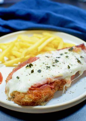 Hostal Okiya Guest House & Tapas Bar