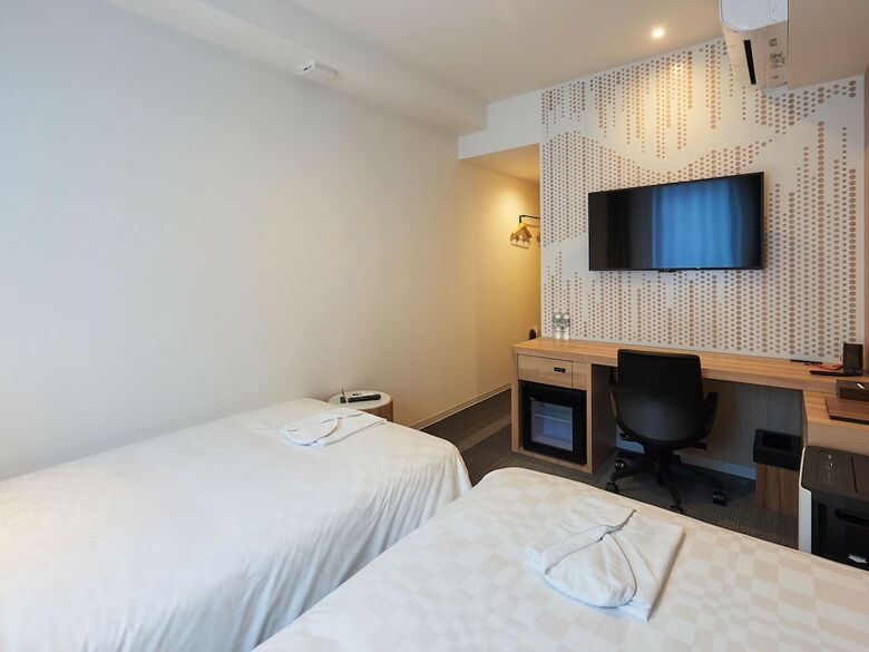 Henn Na Hotel Komatsu Ekimae