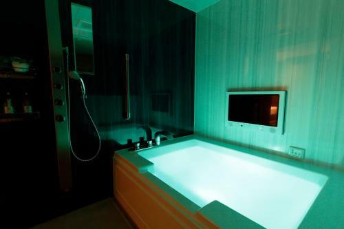 Knows Hotel