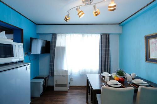 Apartamentos Frontier 24 Stylish Suite 402