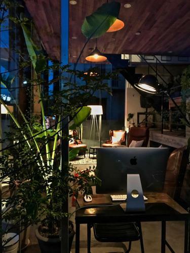 Hostal Maison De Stuffmarket