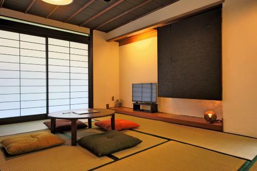 Albergue Setouchi Mangetsuso