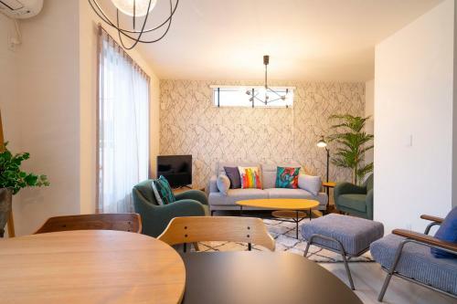 Okinawa Beach House Golden Drop S