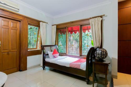 Hostal Roemah Oma Guesthouse
