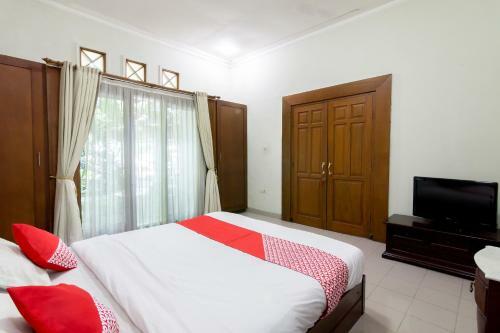 Hostal Roemah Oma Guesthouse
