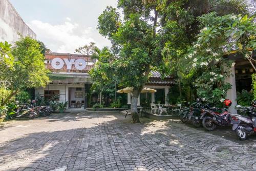 Hostal Roemah Oma Guesthouse