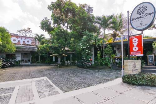 Hostal Roemah Oma Guesthouse