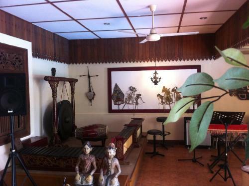 Hotel Harmony Inn