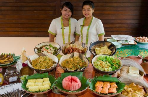 Green Field Hotel And Restaurant