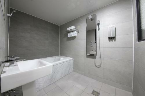 Two Nights Business Hotel