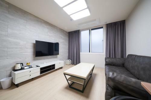Bardot Hotel Busan Gupo