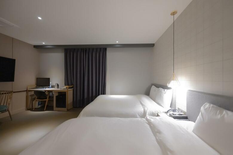 Hound Hotel Seomyeon-beomcheon