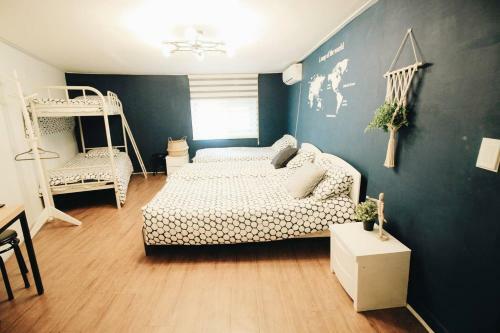 Hostal Mw House